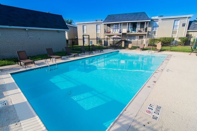 Northlake Manor Image 16