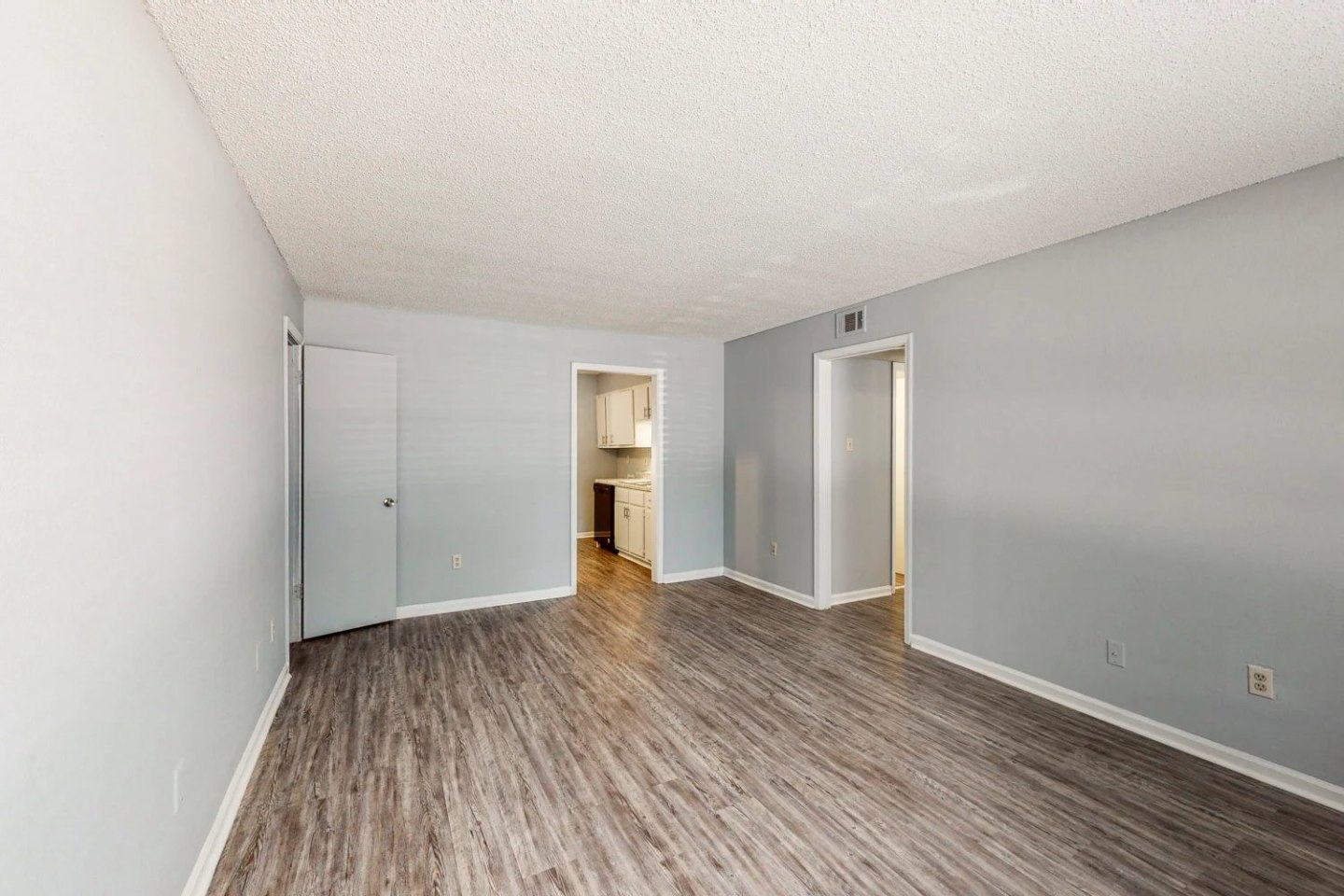 Luxe at Raleigh Apartments Image 3