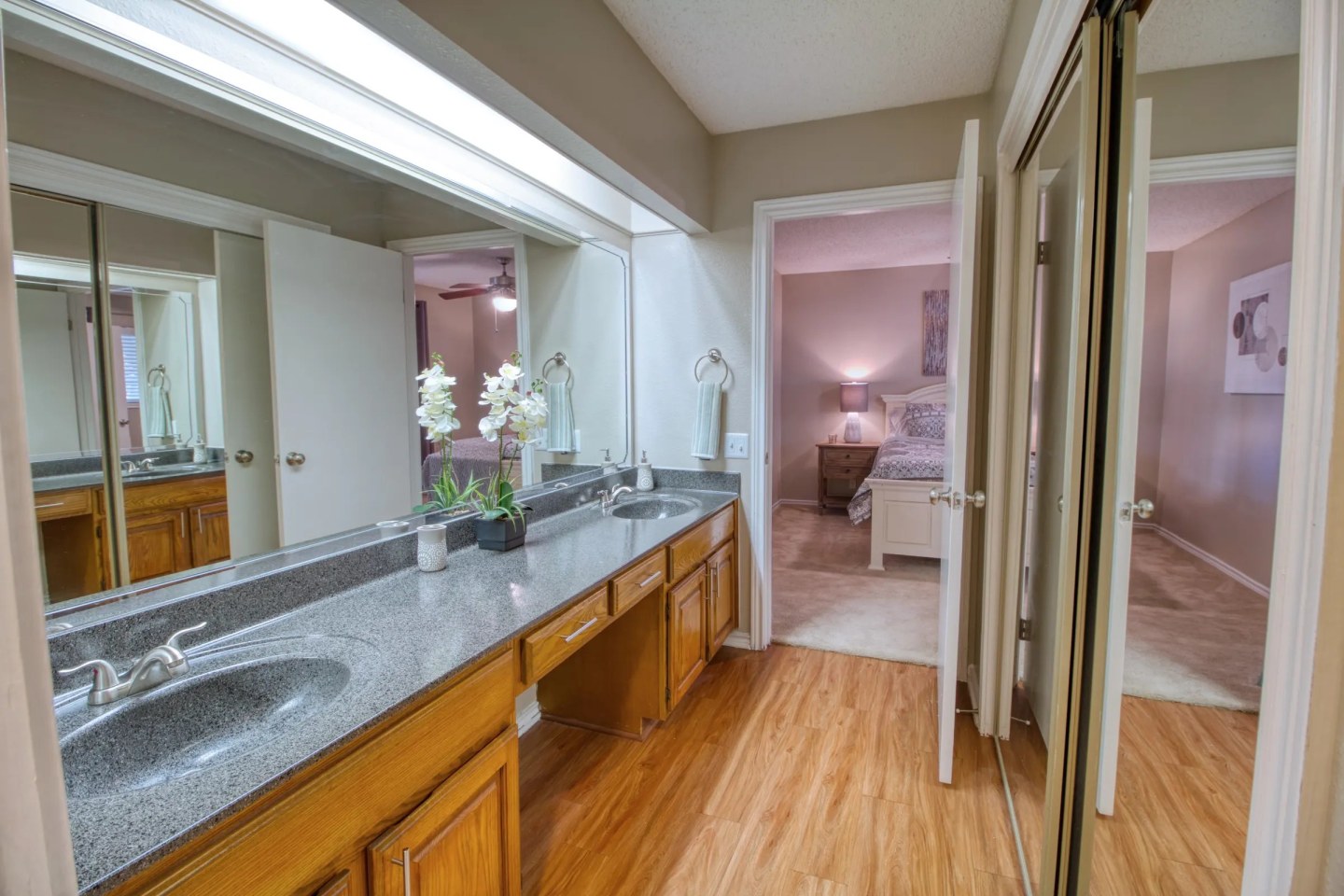 4000 Horizon Hill Image 27