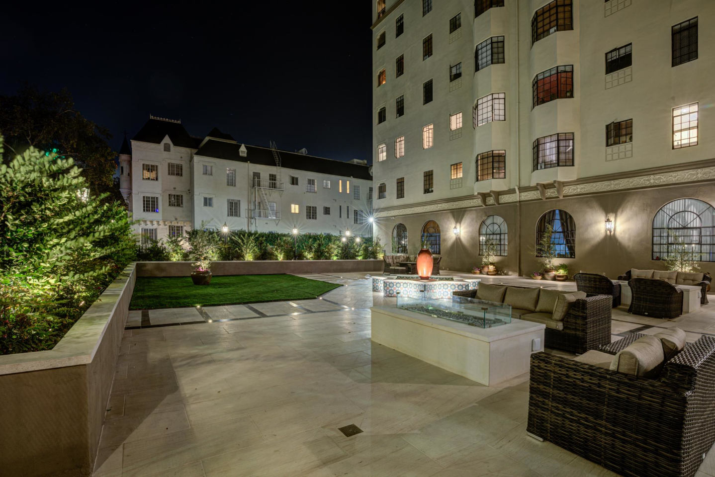 Hermoyne Apartments Image 23
