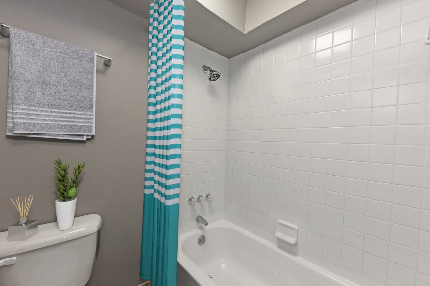 Colonial Estates Image 6