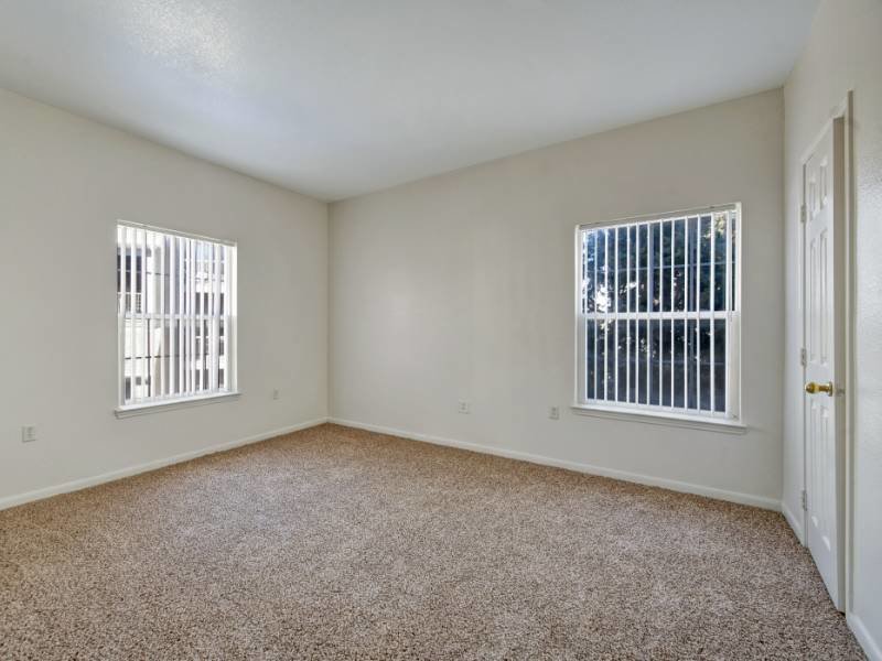 Village Crest Apartments Image 17