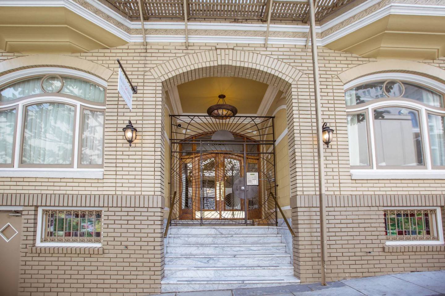 825 Pine Street Image 3