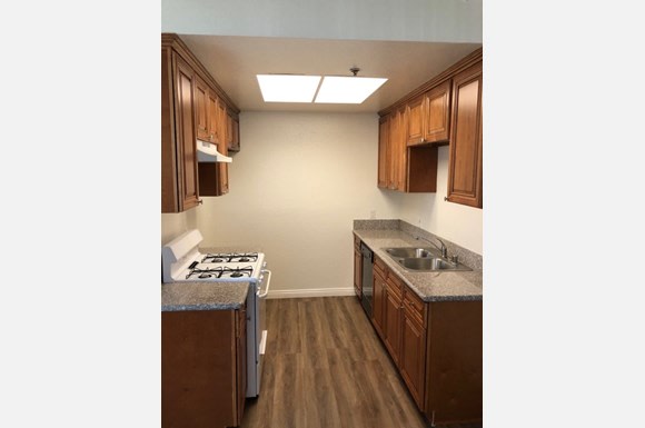 6510 La Mirada Ave Image 13