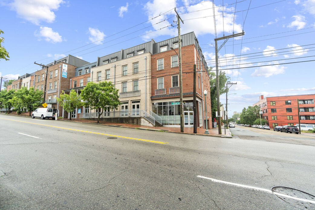 2001 East Apartments Image 17