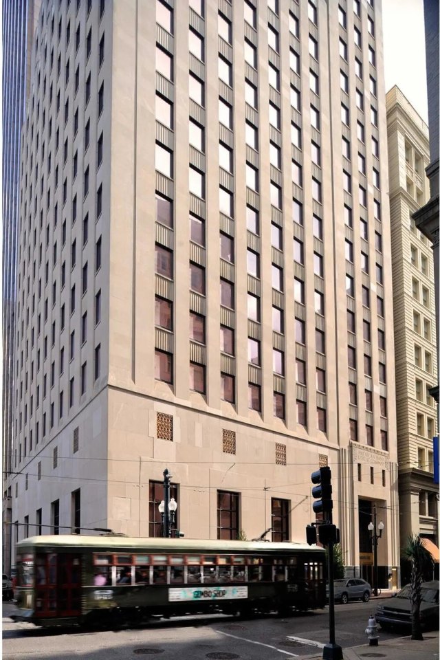 200 Carondelet Image 13