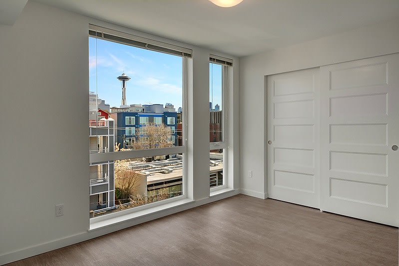 Queen Anne Flats Image 12