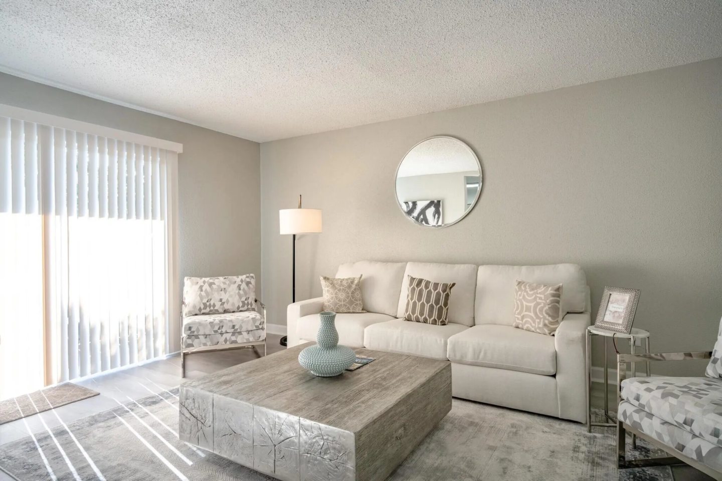 Skylar Pointe Image 7