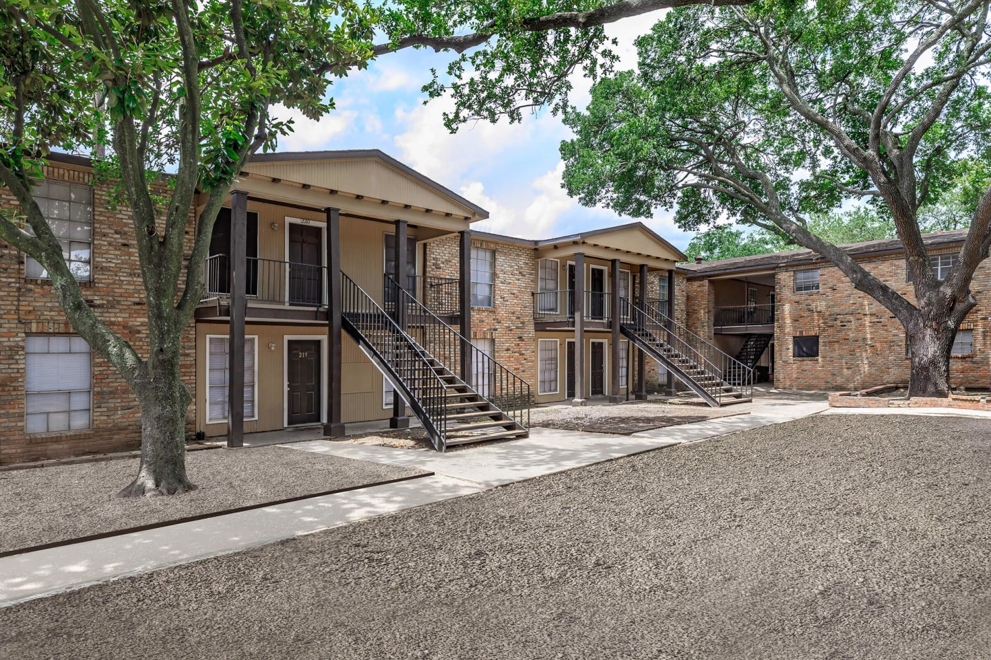 Broadway Park Apartments Image 13