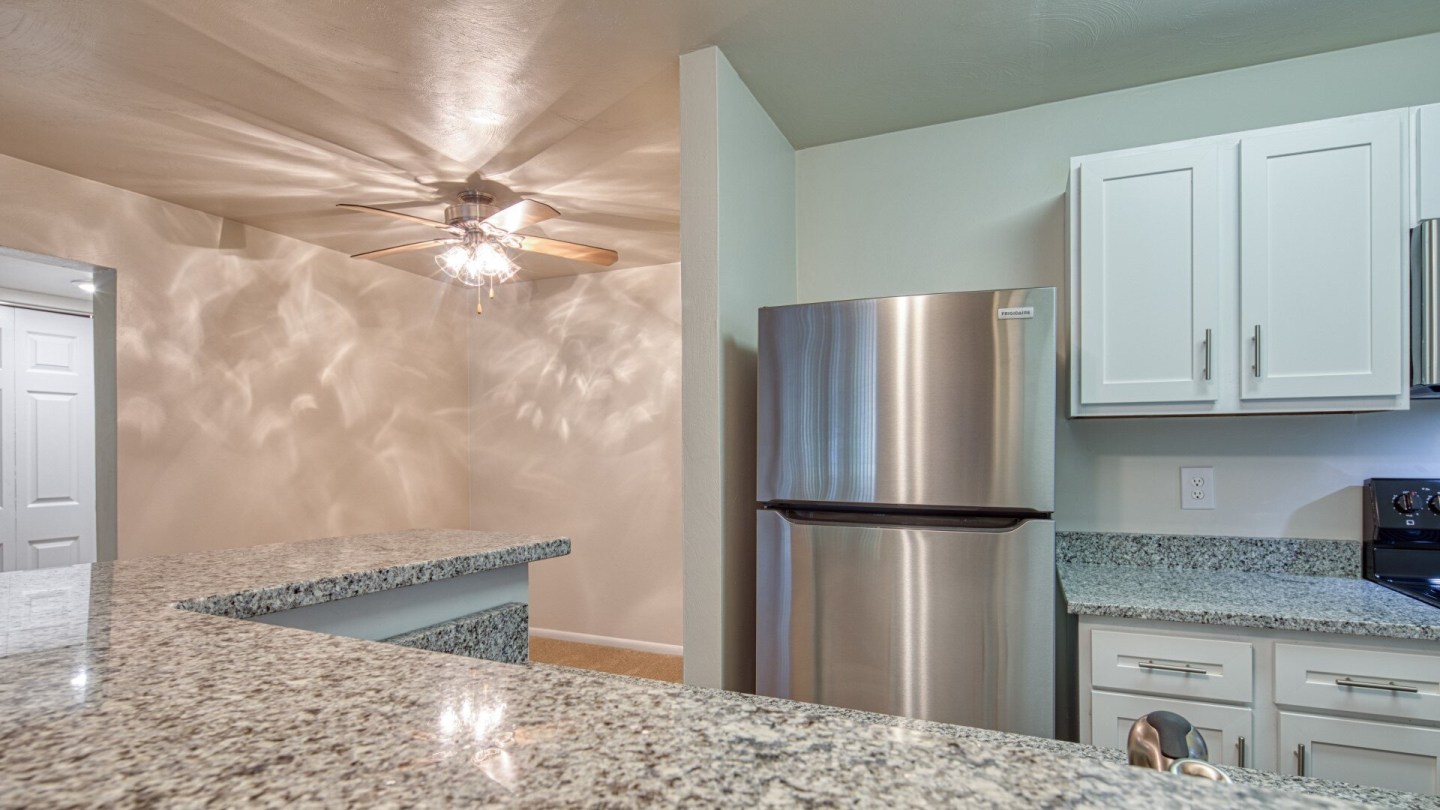 One Central Apartment Homes Image 5