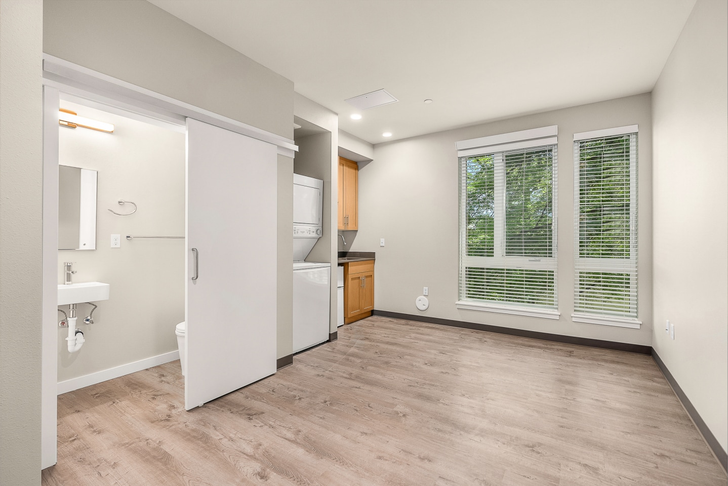 4029 Rainier Image 31
