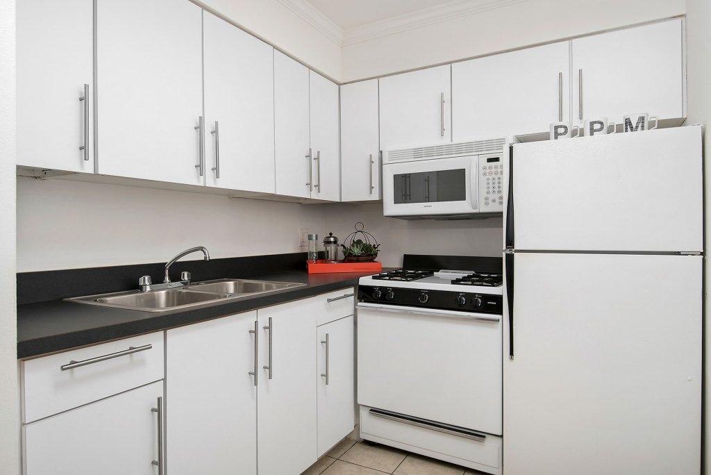 515 West Barry Image 20