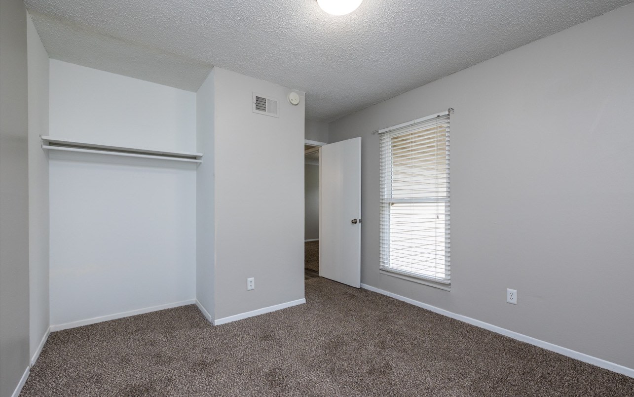 Emerald Hills Apartments Image 17