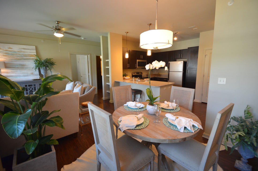 Cross Creek Village Image 3