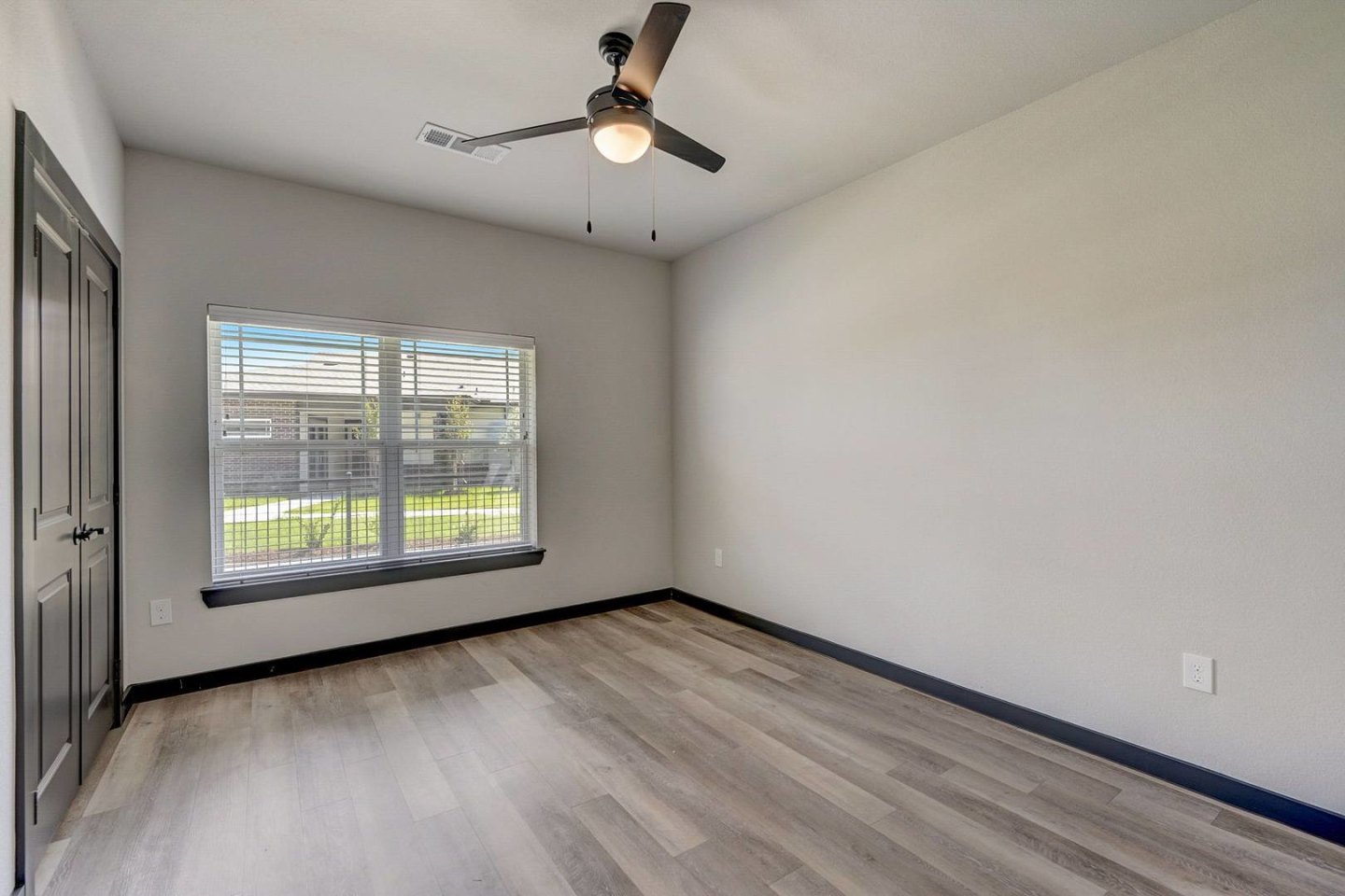 Skyview Flats Image 20