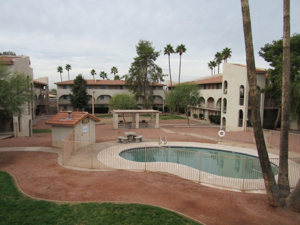 Select Apartments Image 9