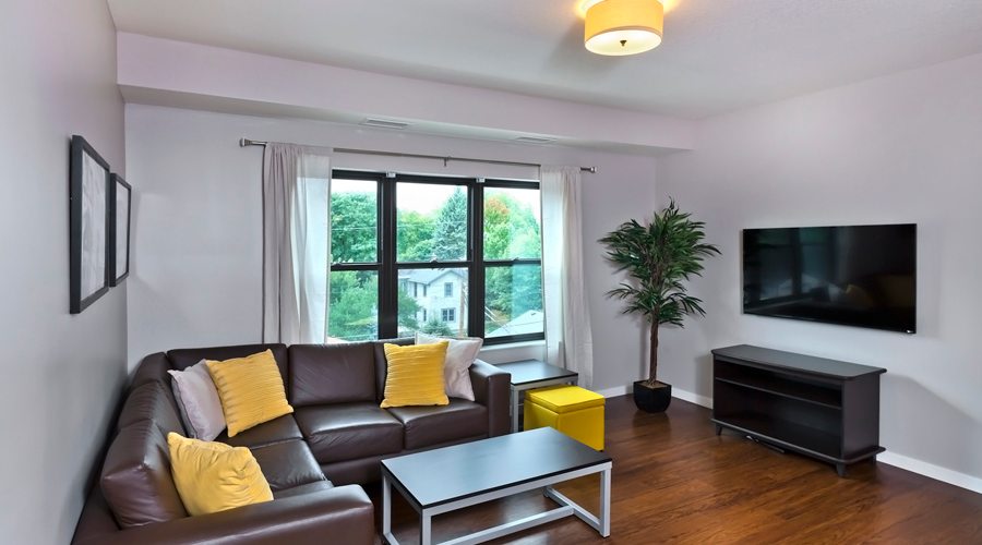 West Grand Avenue - Student Housing Image 9