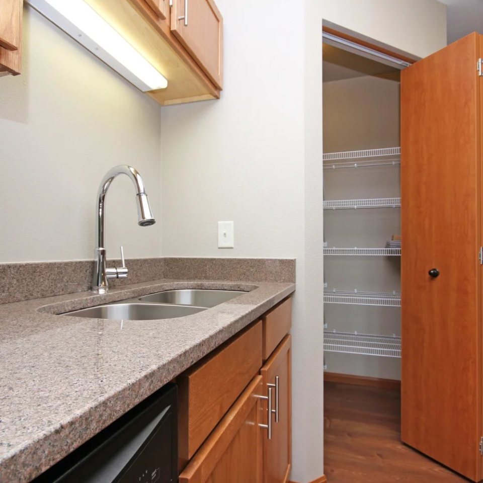 ParkView East Apartments Image 9