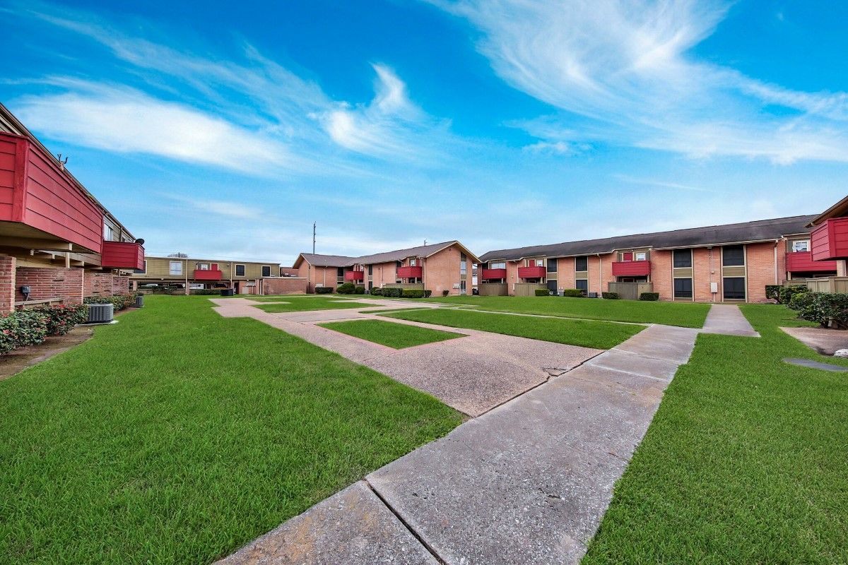 Pelican Pointe Image 17