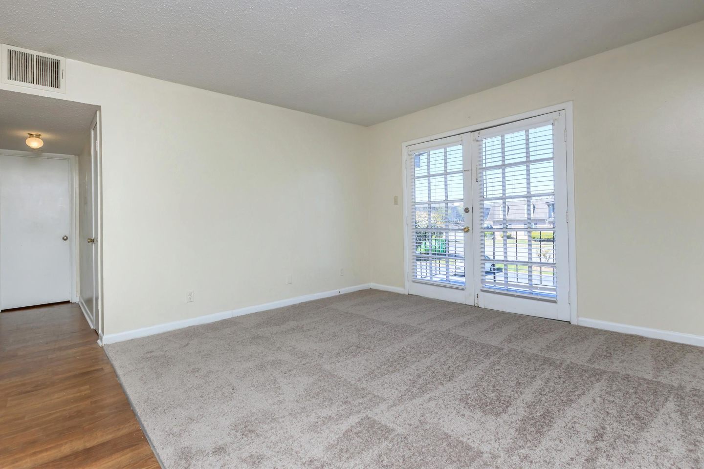 Midtown Oaks Image 2