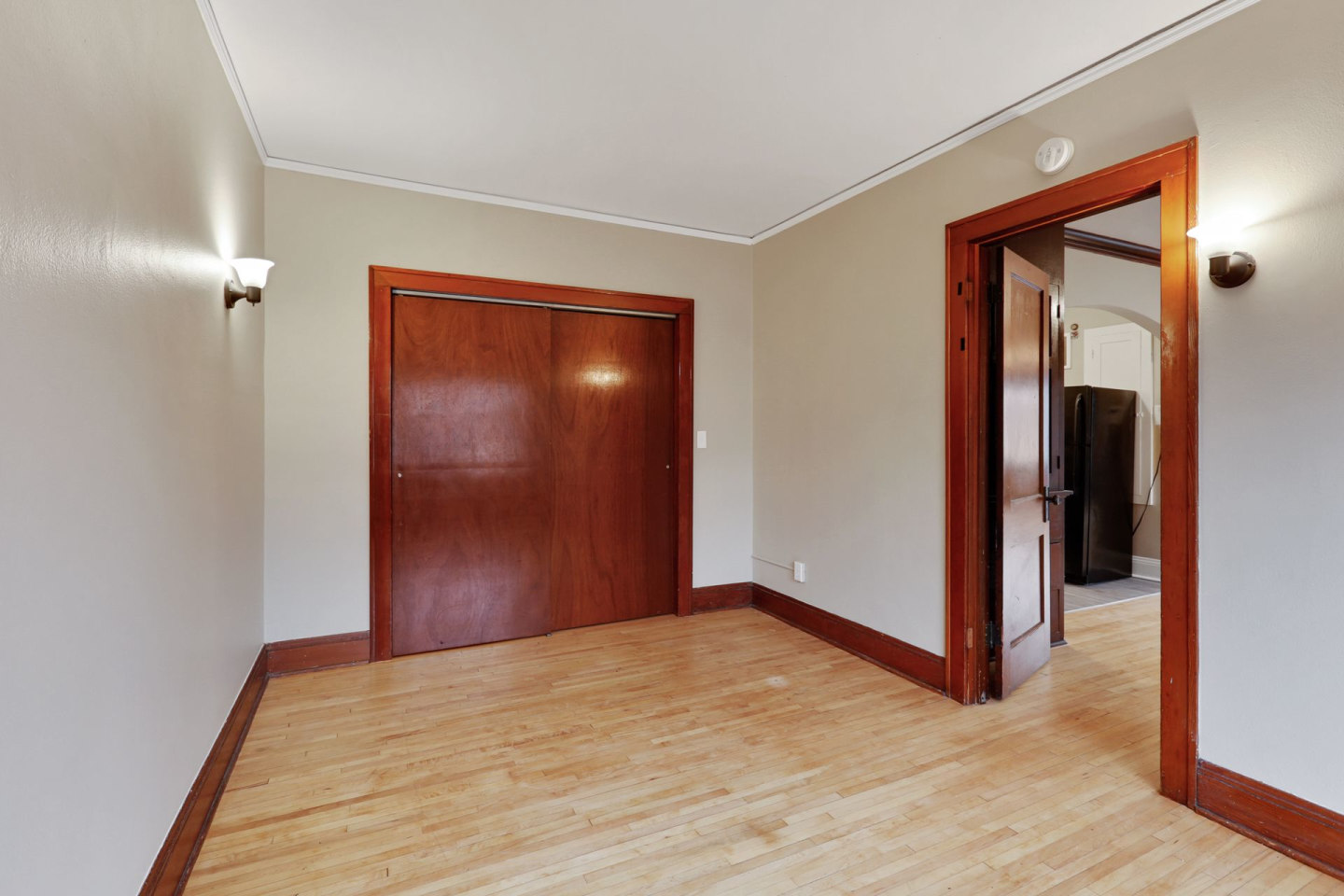 1610 Charles Avenue Image 9