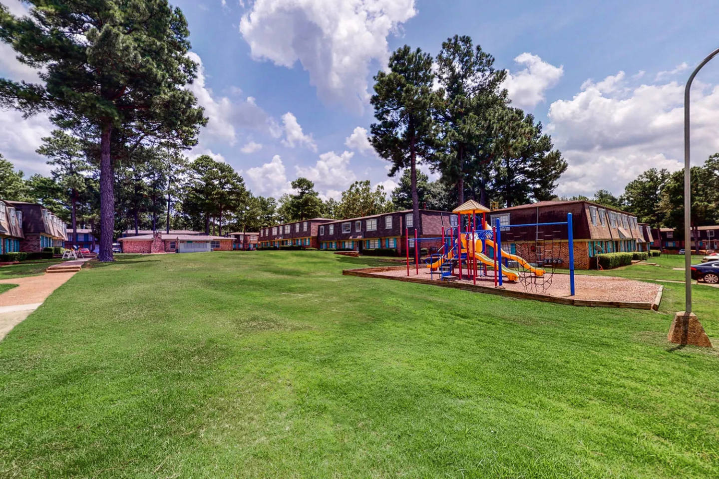 Luxe at Raleigh Apartments Image 34