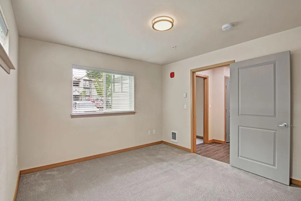 Insignia Apartment Homes Image 6