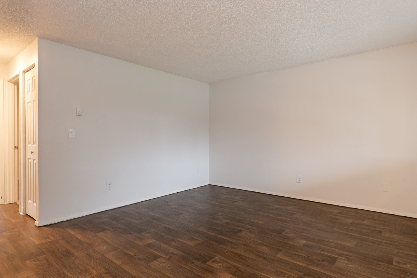 Lindbrook Apartments Image 6