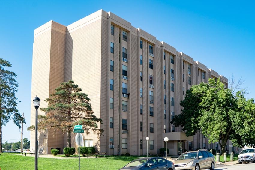 Riverview Apartments Image 1