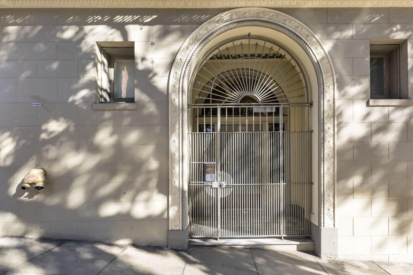 1130 LARKIN Apartments Image 3