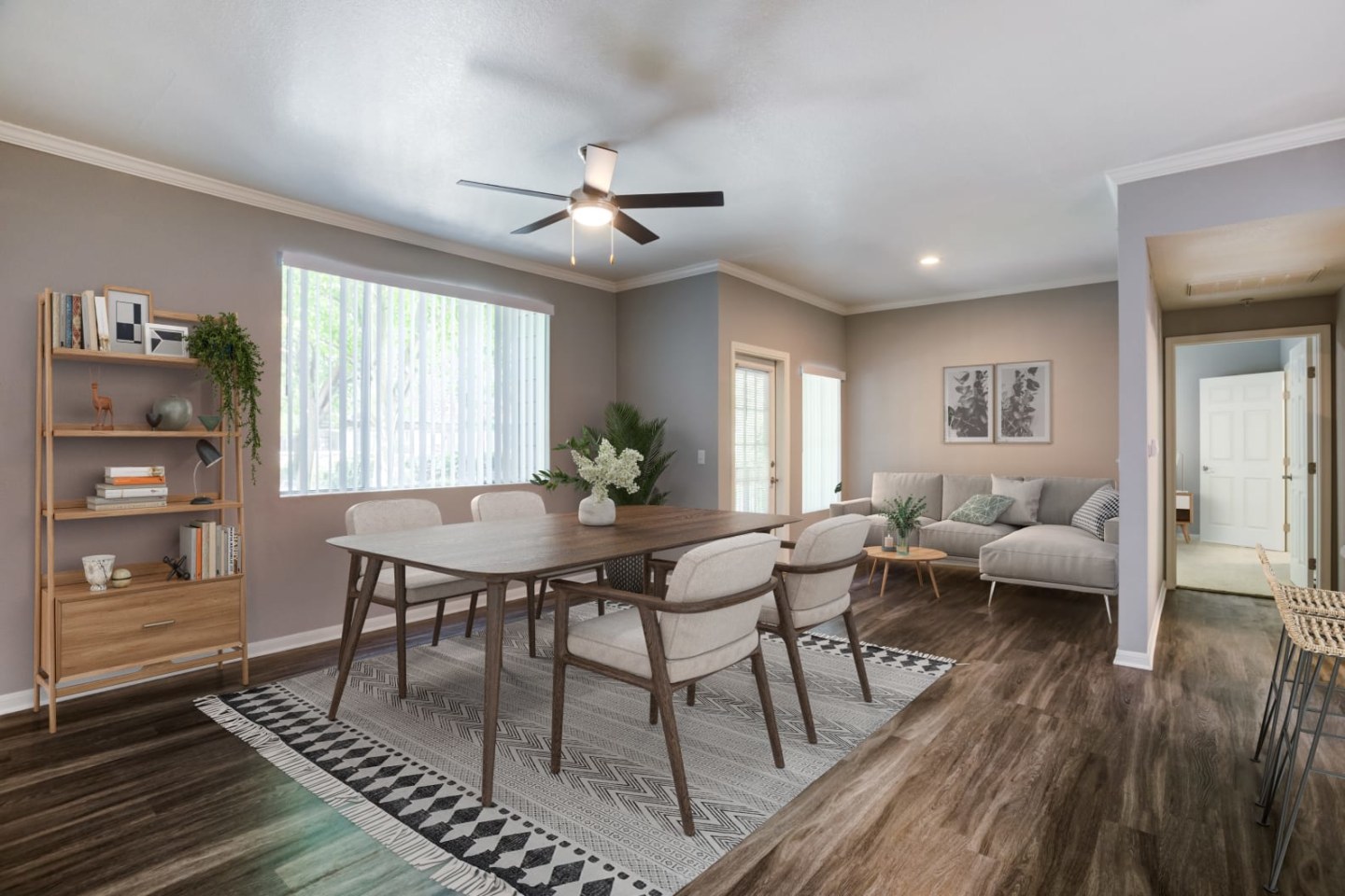 Miramonte and Trovas Apartments Image 3
