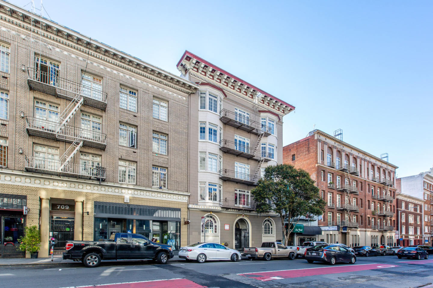 721 GEARY Apartments Image 30