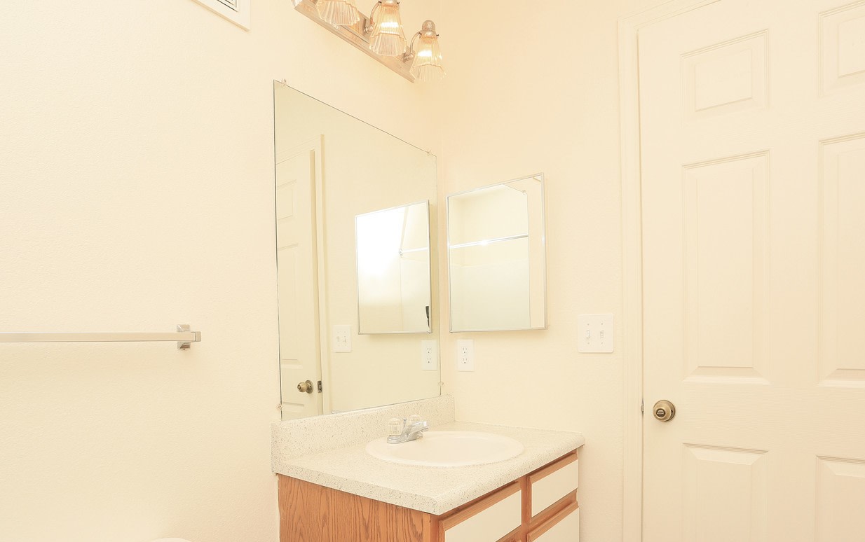 Regency Place Image 9