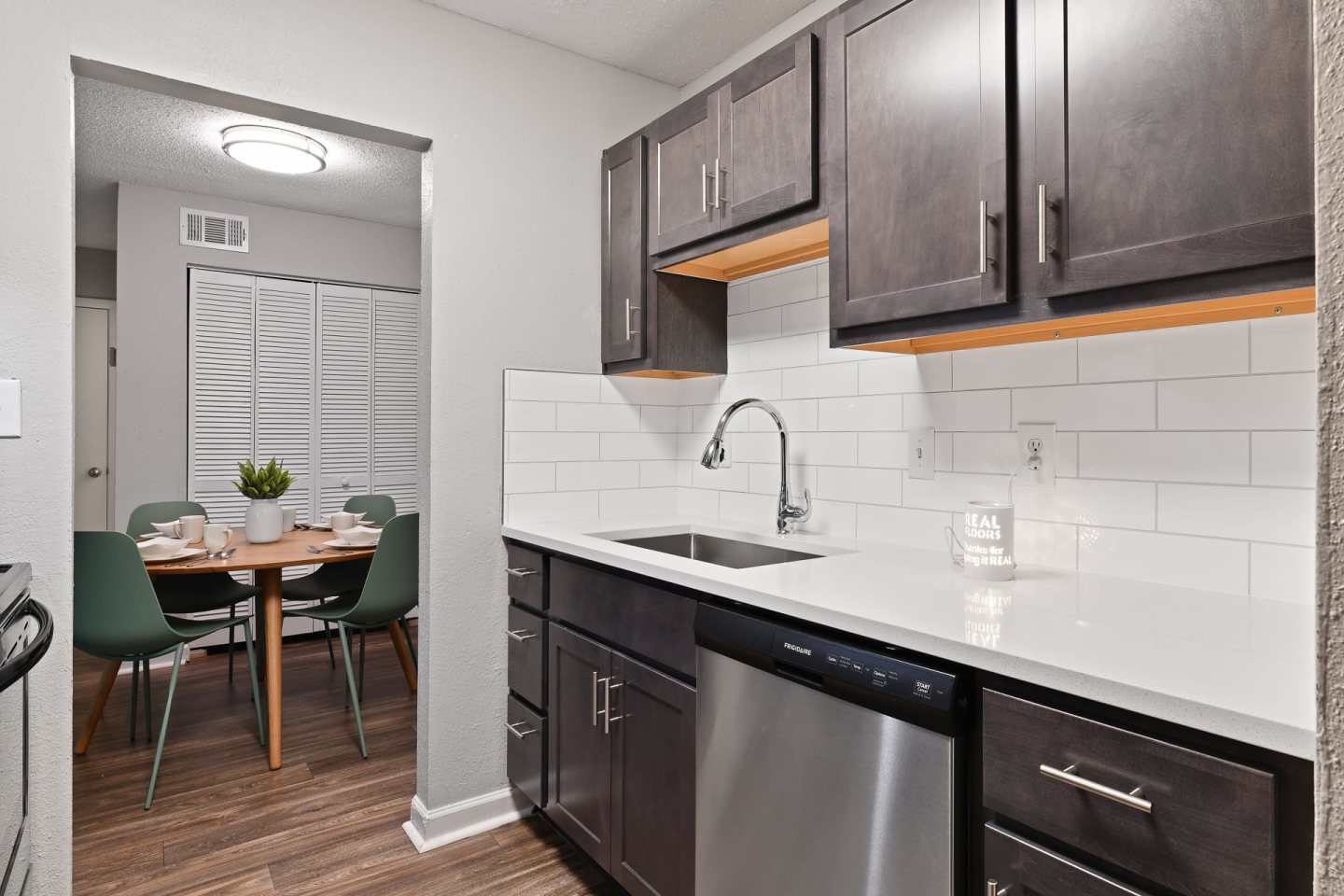 Premier Apartments Image 24