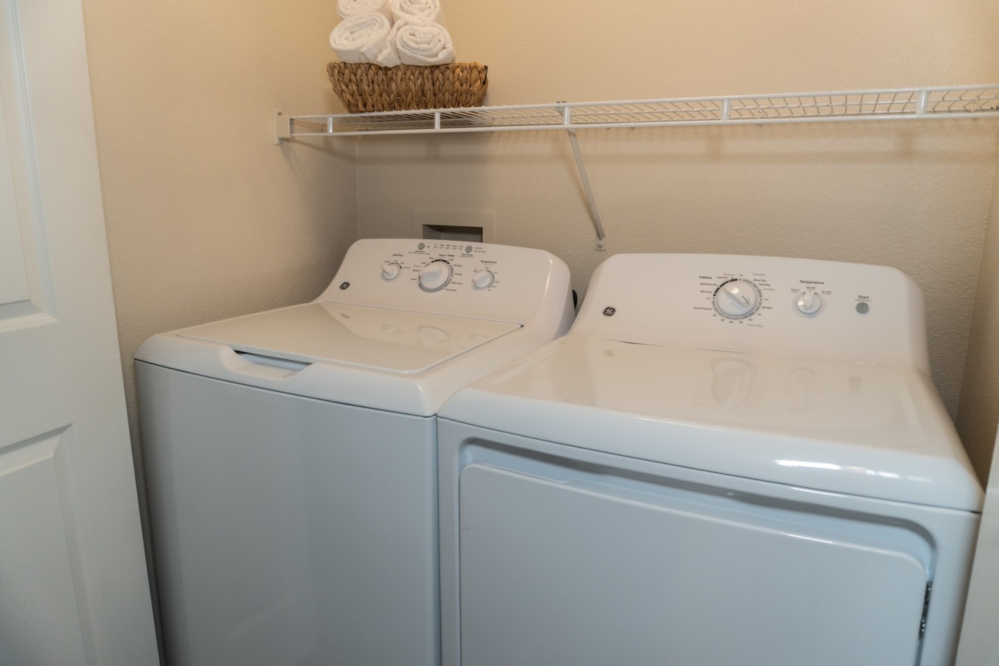 St. Clair Apartment Homes Image 15