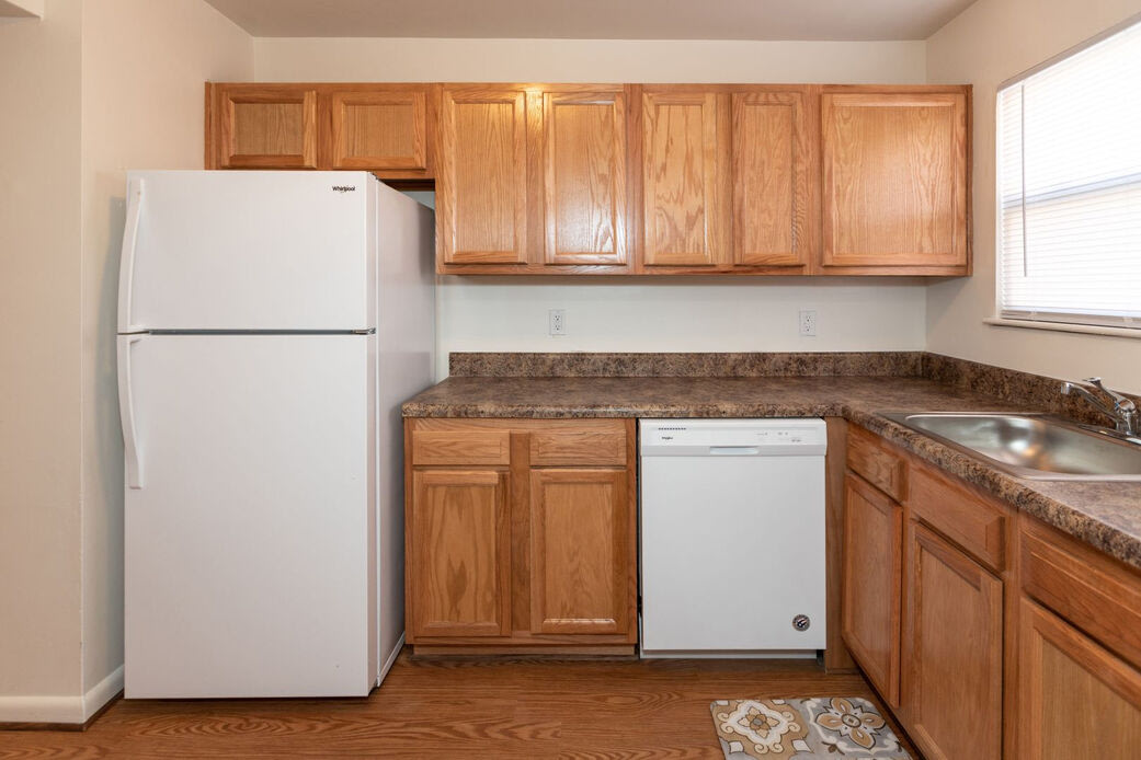 Carson Square Apartments Image 2