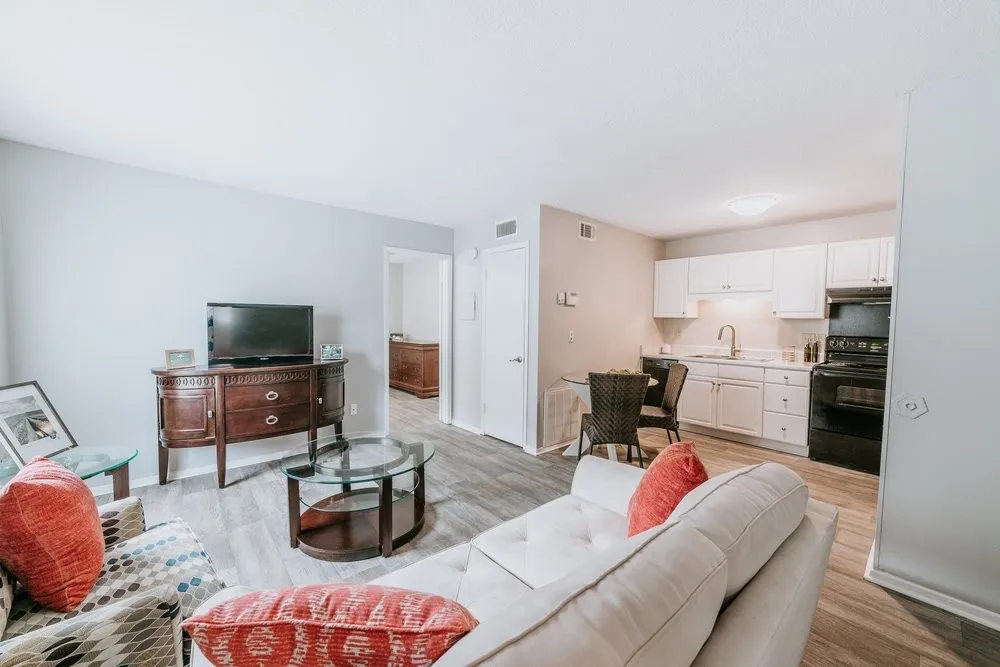 Coastal Pointe Apartments Image 1