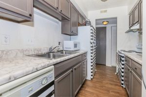 Peppermill Village Image 30