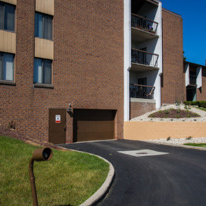 Park Plaza Apartments Image 2