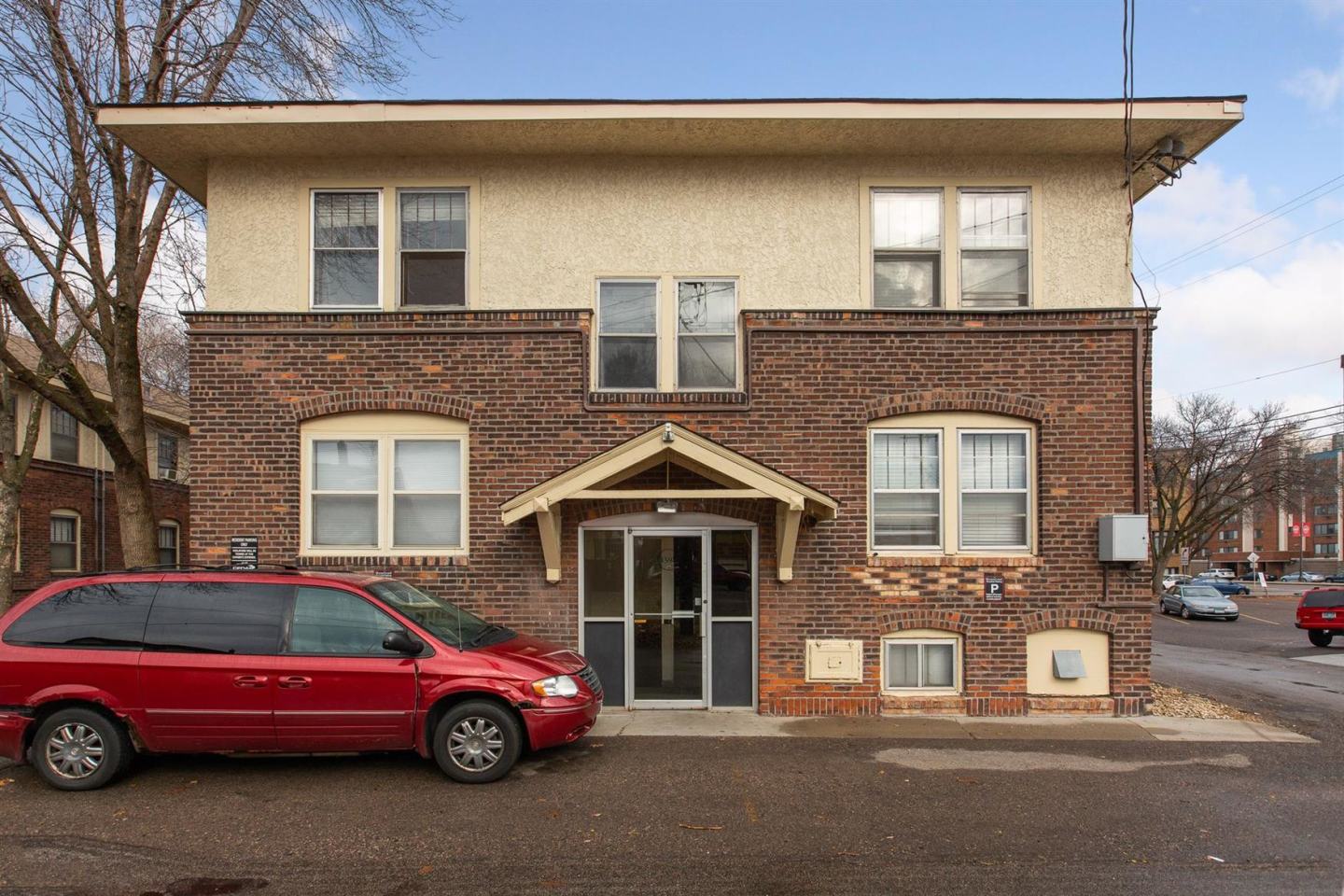 1598 Charles Avenue Image 21
