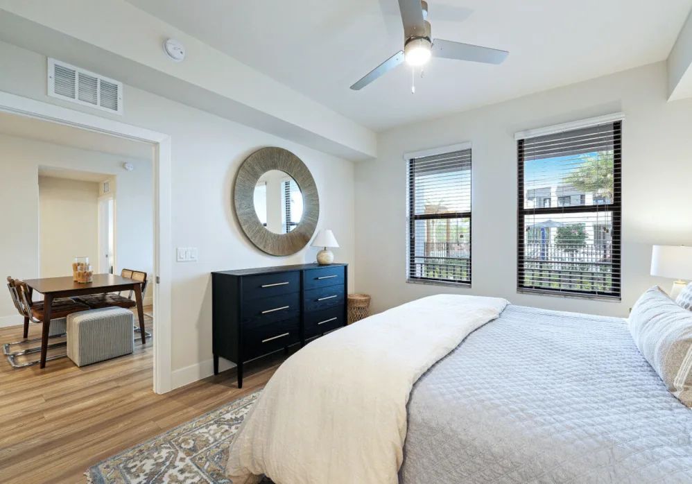 Mark Lane Apartments Image 8