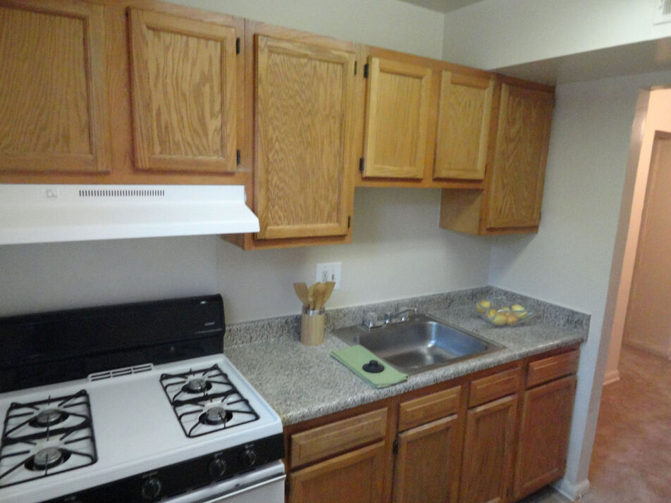 Parkway Apartments Image 3