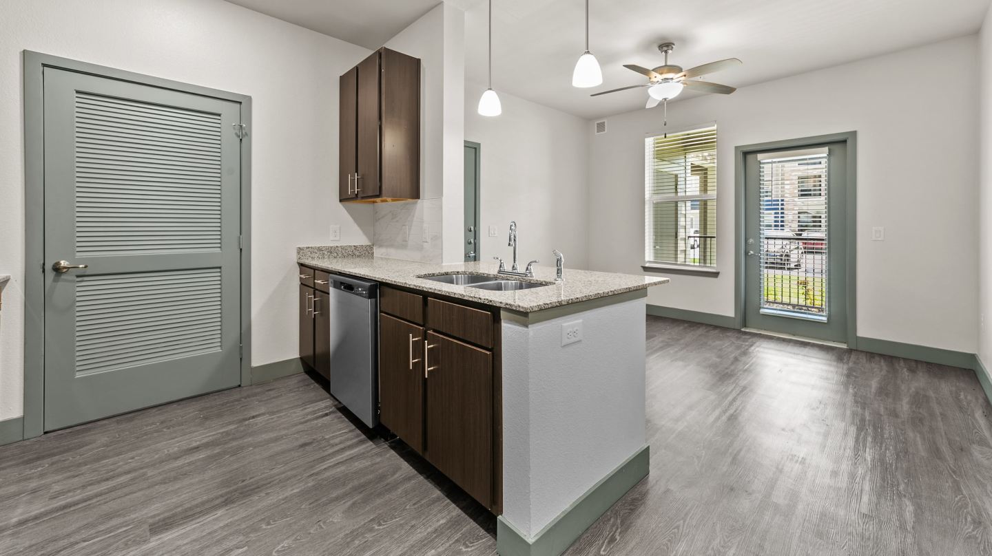 Cross Timbers Apartments Image 3