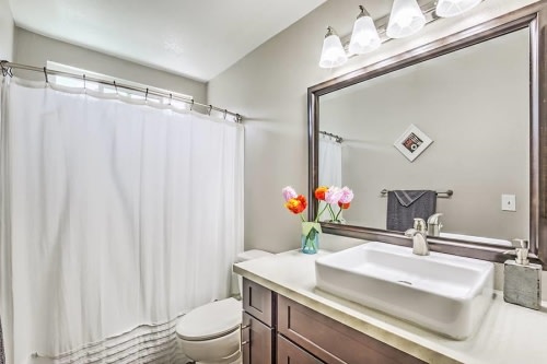 Del Amo Place Apartment Homes Image 11