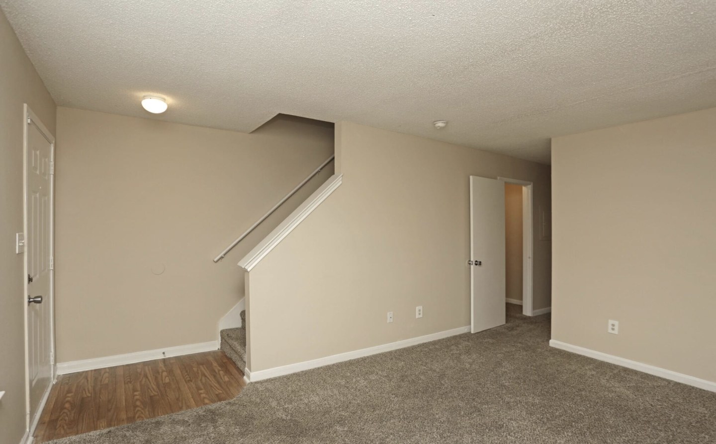 Jamestown Pointe Apartments Image 7