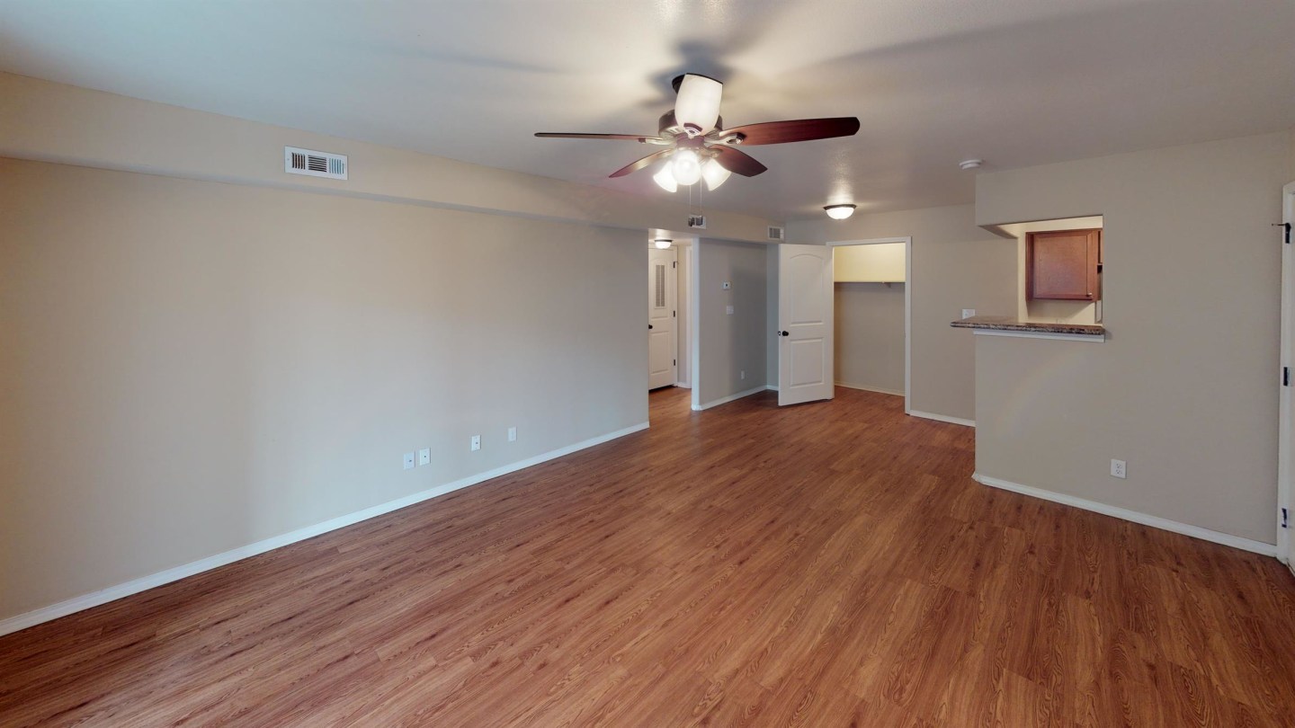 Metro Plex Apartments Image 11