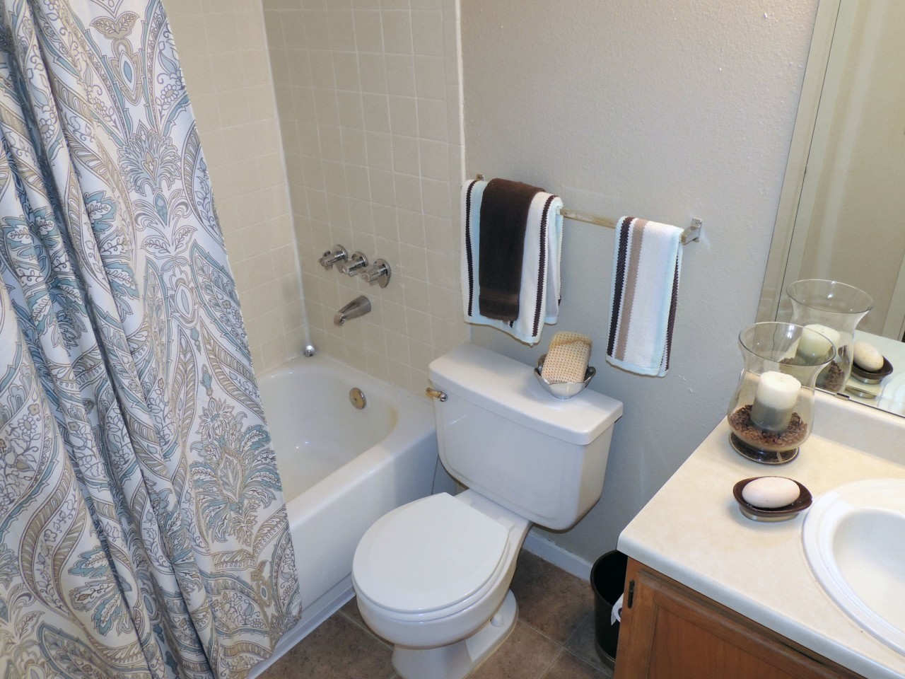 Hillside Apartments Image 19