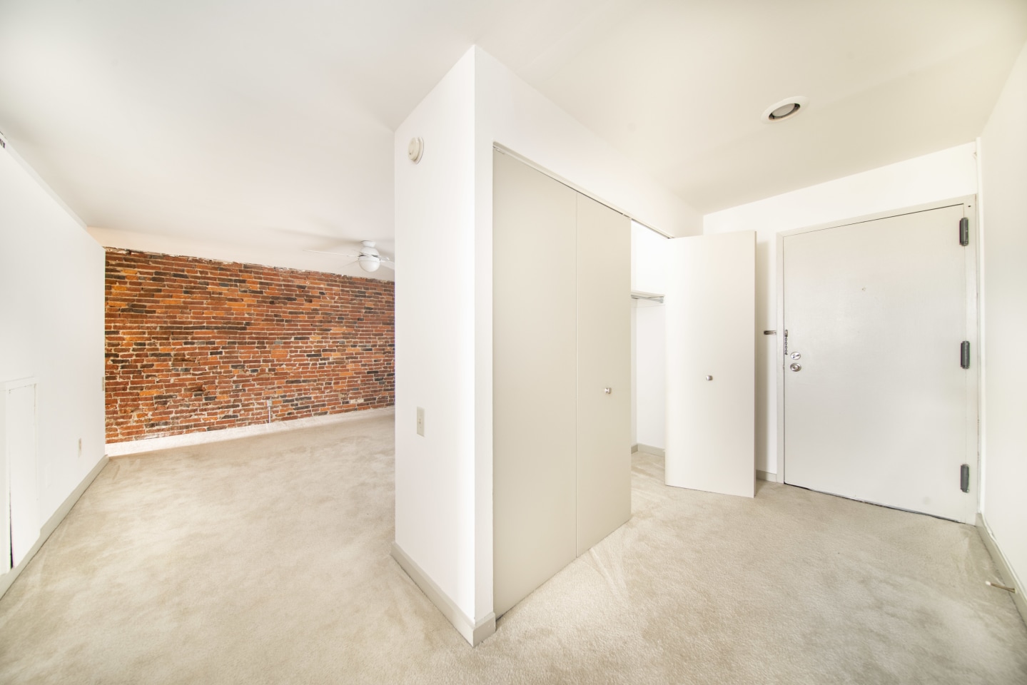 Waterfront Apartments Image 26