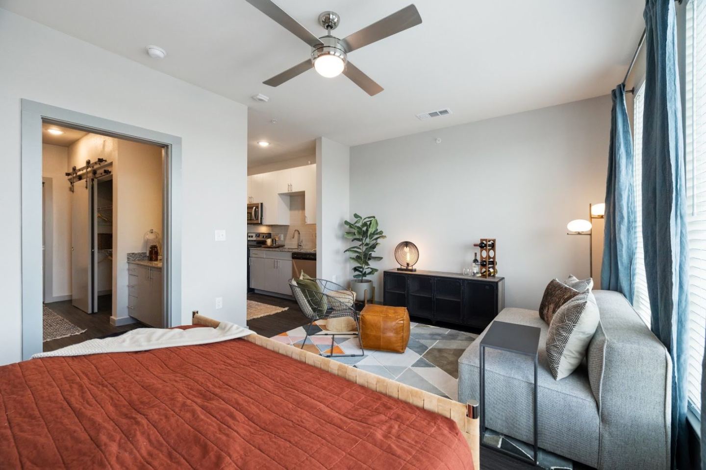 Standard in the Heights Image 5