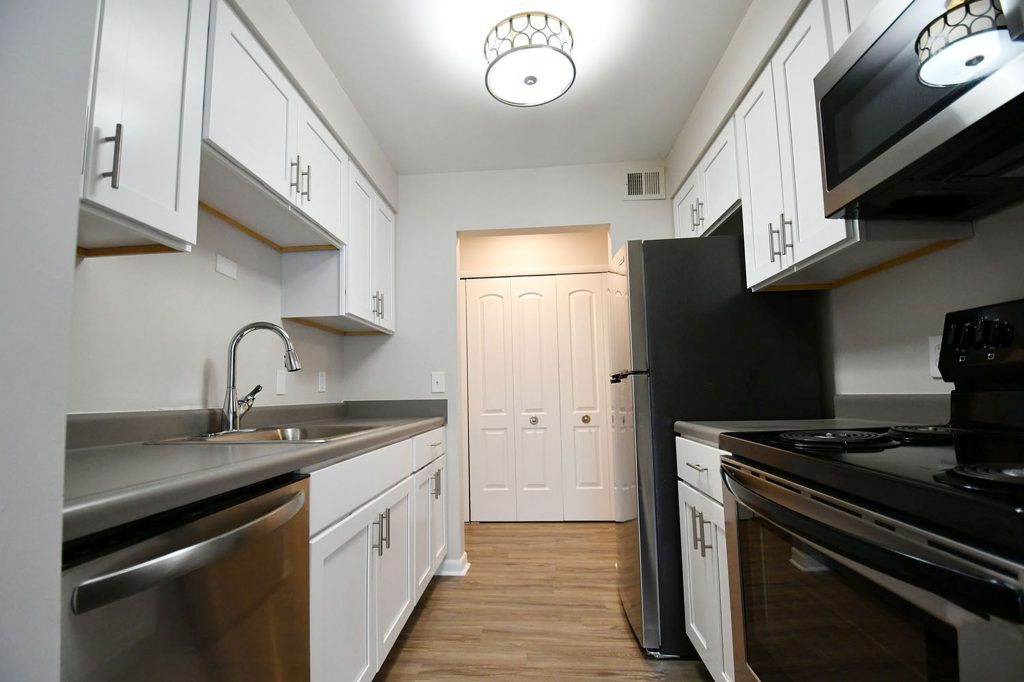 Regency Park Apartments Image 3